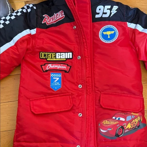 Disney Pixar Lightning McQueen hooded puffer jacket Size 5/6 - Picture 1 of 10